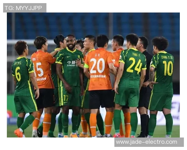 吉林队与山东西王集团的常规赛精彩对决引发球迷热议 吉林队与山东西王集团的常规赛精彩对决引发球迷热议